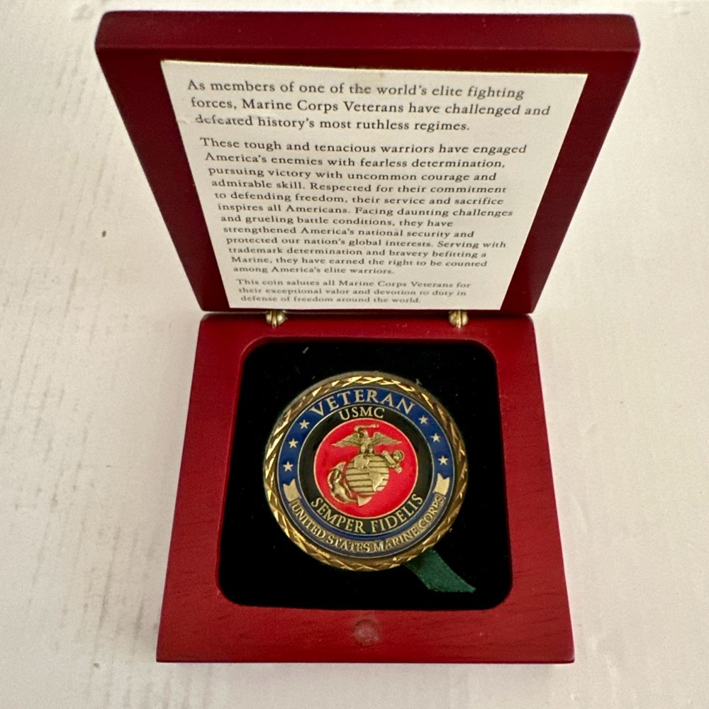 USMC U.S. Marine Corps Veteran Semper Fidelis Challenge Coin in wooden box